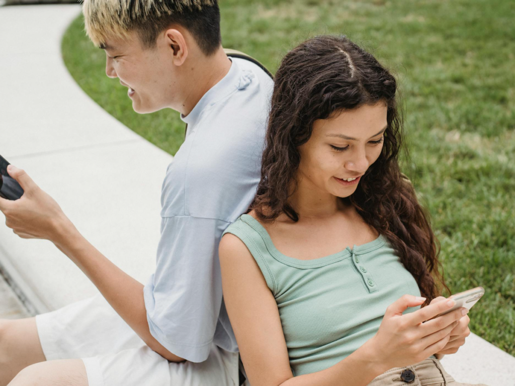 Recognizing Narcissist Jealousy: 6 Signs They Are Envious of You — and Why