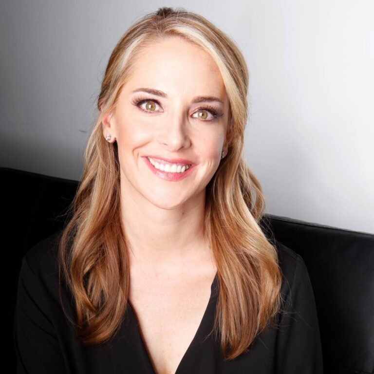 How to Spot a Predator Online Dr. Lisa Strohman