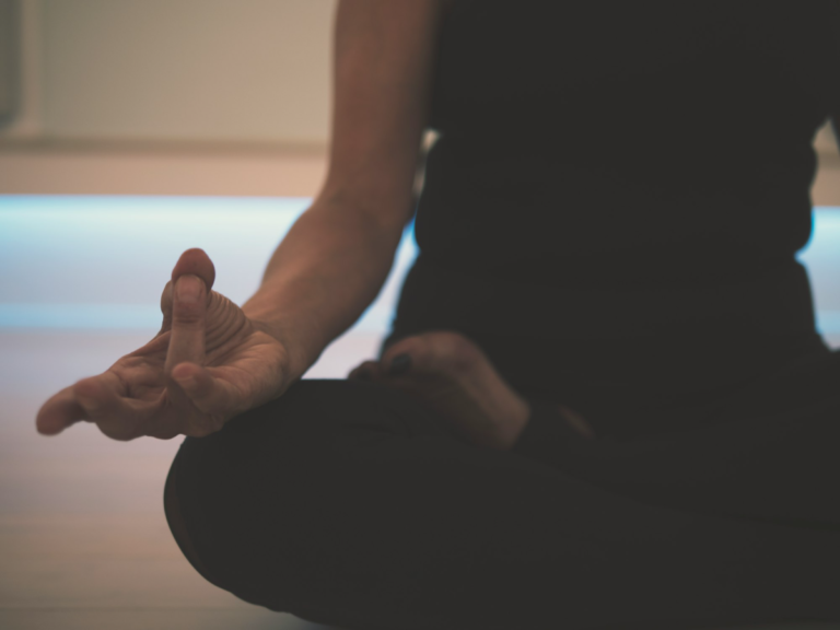 Meditation Hacks: 4 Quick Techniques to Sharpen Your Mind and Boost Energy