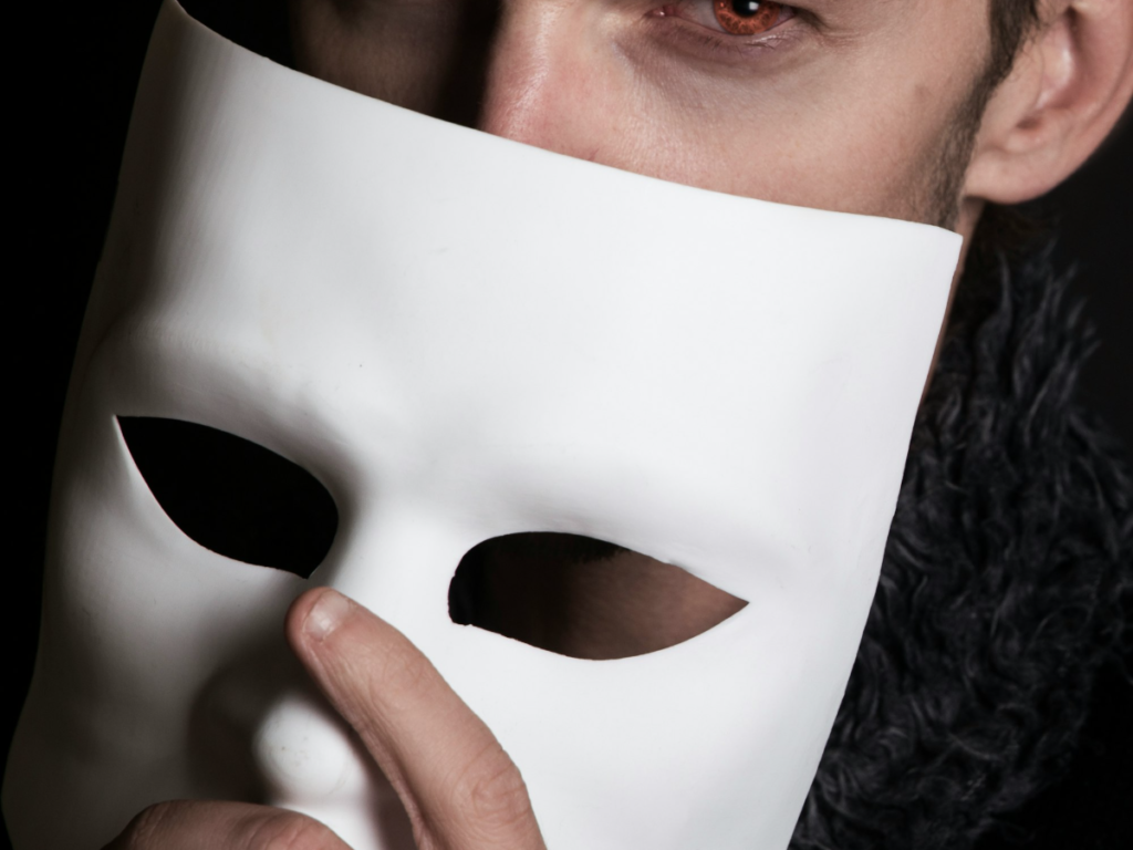 Unveiling the Mask of the Secretive Narcissist