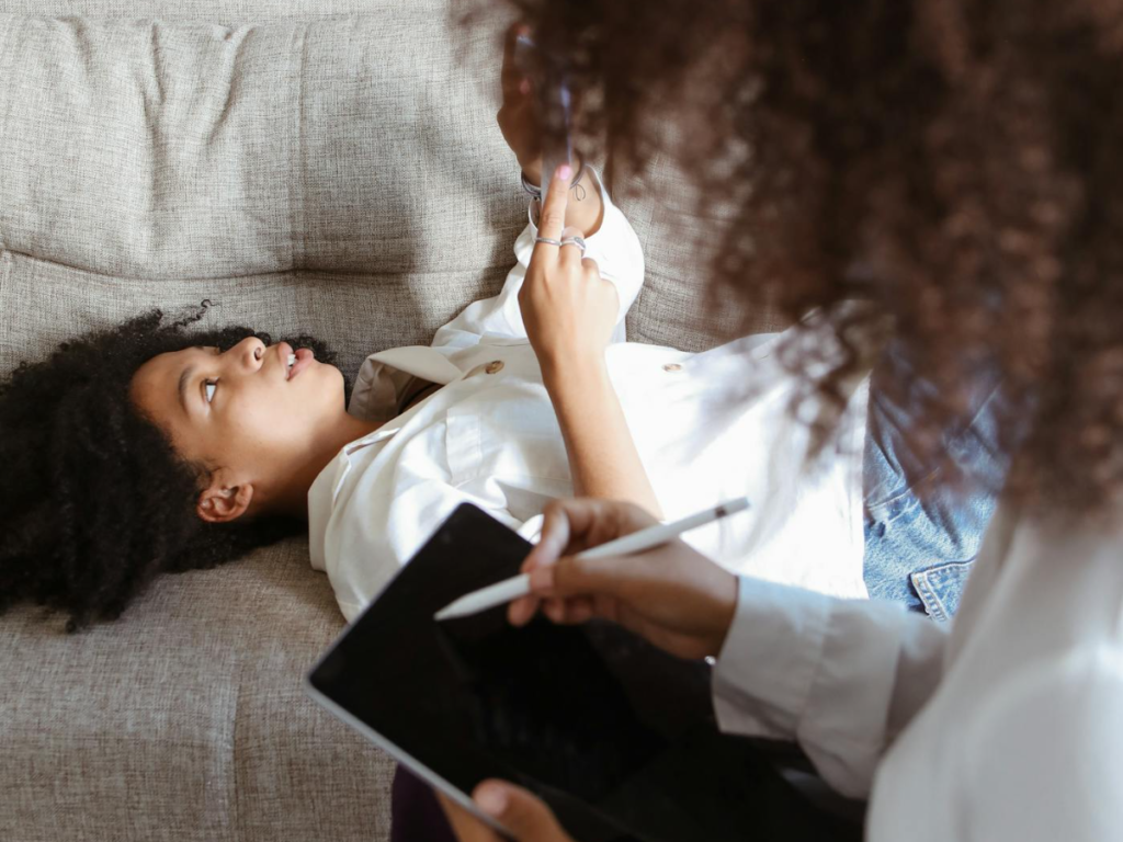 How to Set Boundaries With a Narcissist